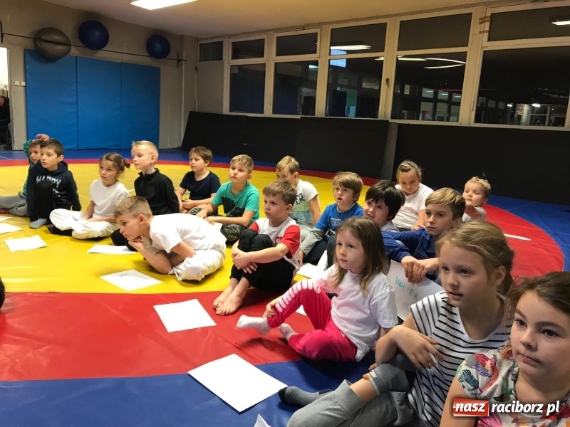 Zdjęcie w galerii na portalu naszraciborz.pl: Zajęcia profilaktyczne w Klubie Łamator  wiadomości z regionu