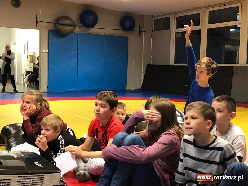 Zdjęcie w galerii na portalu naszraciborz.pl: Zajęcia profilaktyczne w Klubie Łamator  wiadomości z regionu