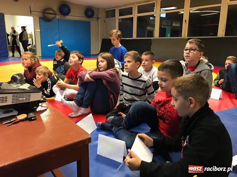 Zdjęcie w galerii na portalu naszraciborz.pl: Zajęcia profilaktyczne w Klubie Łamator  wiadomości z regionu