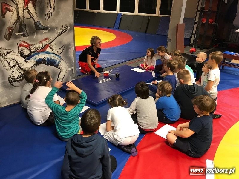 Zdjęcie w galerii na portalu naszraciborz.pl: Zajęcia profilaktyczne w Klubie Łamator  wiadomości z regionu