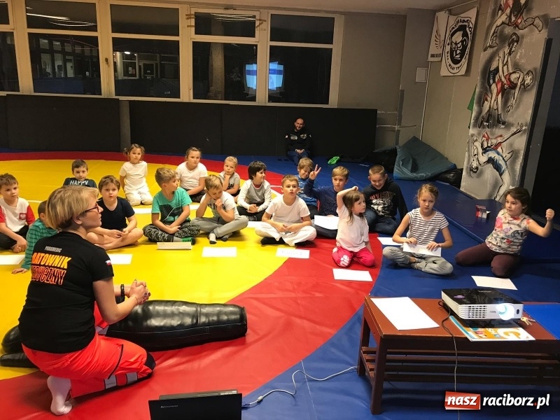 Zdjęcie w galerii na portalu naszraciborz.pl: Zajęcia profilaktyczne w Klubie Łamator  wiadomości z regionu