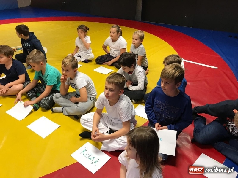 Zdjęcie w galerii na portalu naszraciborz.pl: Zajęcia profilaktyczne w Klubie Łamator  wiadomości z regionu