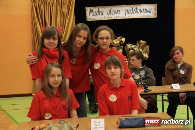 Zdjęcie w galerii na portalu naszraciborz.pl: Omnibus wśród szóstoklasistów wiadomości z regionu