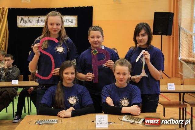 Zdjęcie w galerii na portalu naszraciborz.pl: Omnibus wśród szóstoklasistów wiadomości z regionu