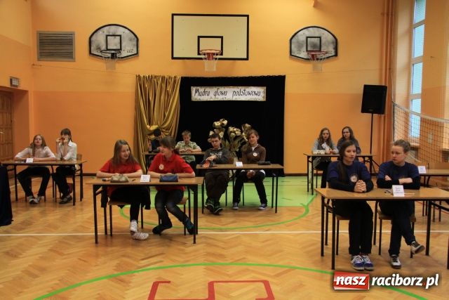 Zdjęcie w galerii na portalu naszraciborz.pl: Omnibus wśród szóstoklasistów wiadomości z regionu