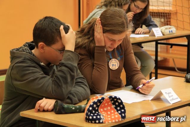 Zdjęcie w galerii na portalu naszraciborz.pl: Omnibus wśród szóstoklasistów wiadomości z regionu