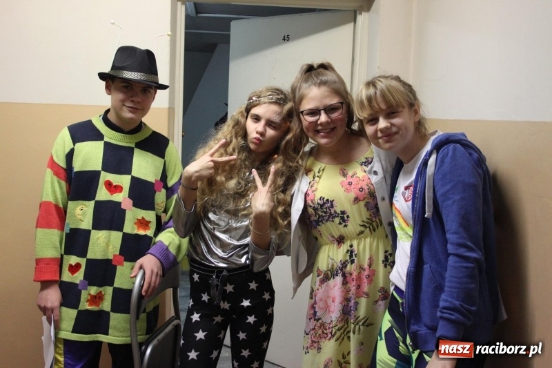 Zdjęcie w galerii na portalu naszraciborz.pl: Kosmiczni wędrowcy na Poddaszu z Głową w Pietraszynie  wiadomości z regionu