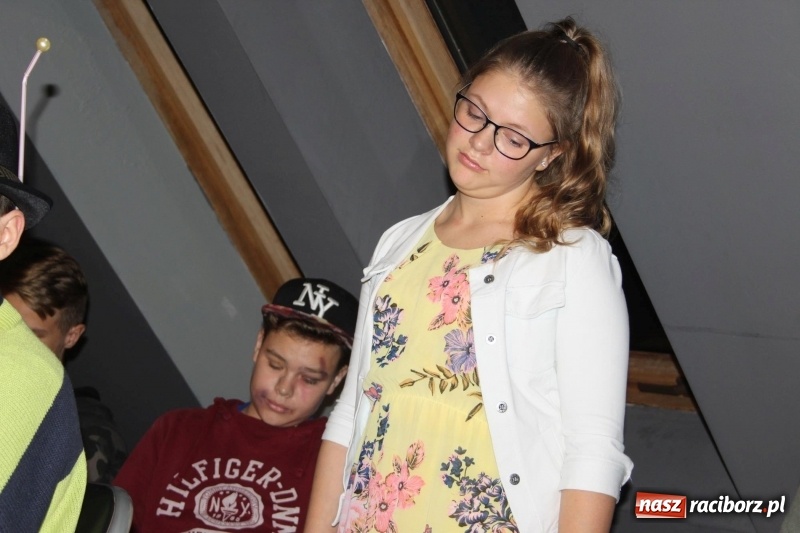 Zdjęcie w galerii na portalu naszraciborz.pl: Kosmiczni wędrowcy na Poddaszu z Głową w Pietraszynie  wiadomości z regionu