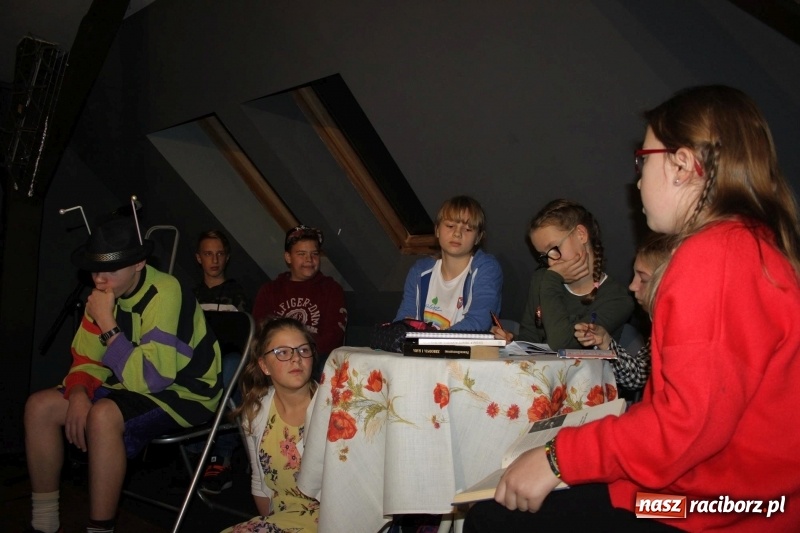 Zdjęcie w galerii na portalu naszraciborz.pl: Kosmiczni wędrowcy na Poddaszu z Głową w Pietraszynie  wiadomości z regionu