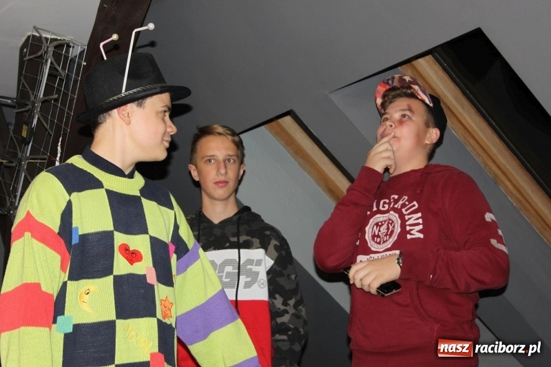 Zdjęcie w galerii na portalu naszraciborz.pl: Kosmiczni wędrowcy na Poddaszu z Głową w Pietraszynie  wiadomości z regionu