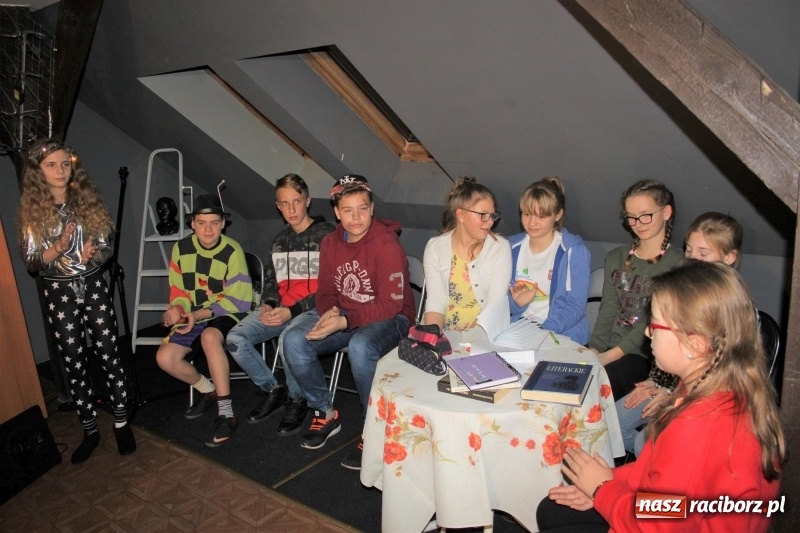 Zdjęcie w galerii na portalu naszraciborz.pl: Kosmiczni wędrowcy na Poddaszu z Głową w Pietraszynie  wiadomości z regionu