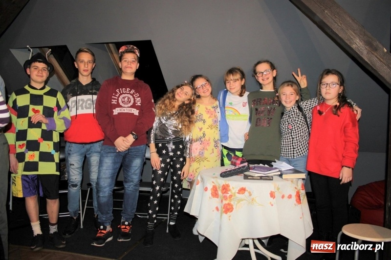 Zdjęcie w galerii na portalu naszraciborz.pl: Kosmiczni wędrowcy na Poddaszu z Głową w Pietraszynie  wiadomości z regionu