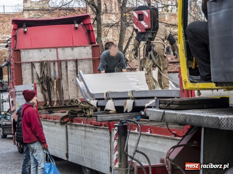 Zdjęcie w galerii na portalu naszraciborz.pl: Trwa odbudowa zamku w Tworkowie. Zobaczcie co widać z punktu widokowego na wieży wiadomości z regionu