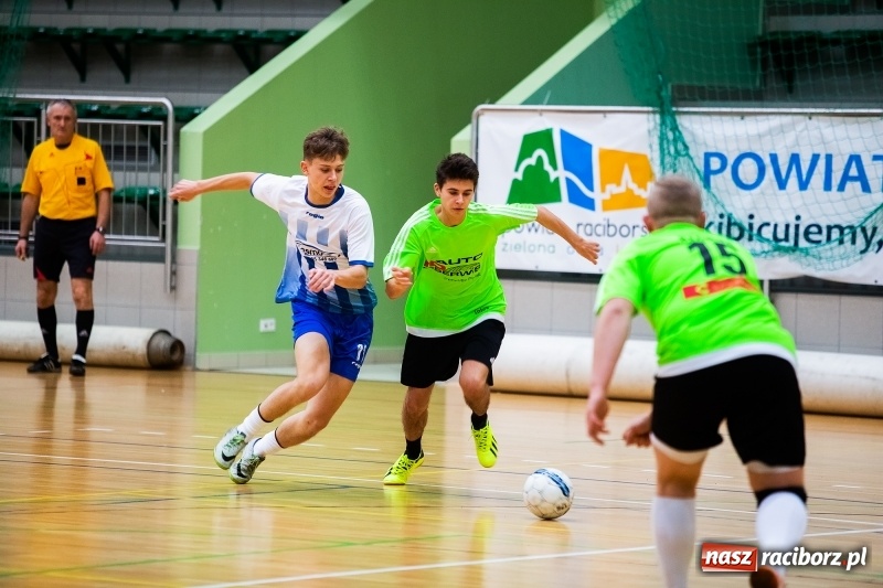 Zdjęcie w galerii na portalu naszraciborz.pl: Sobotnie emocje w HLPN. O wygranej zdecydowała ostatnia akcja wiadomości z regionu