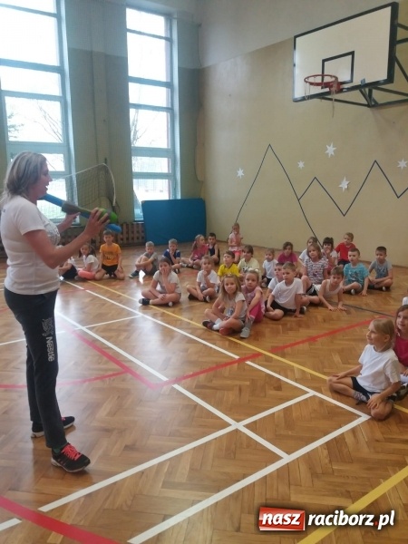 Zdjęcie w galerii na portalu naszraciborz.pl: Spotkanie z królową sportu w Szkole Podstawowej nr 18 wiadomości z regionu