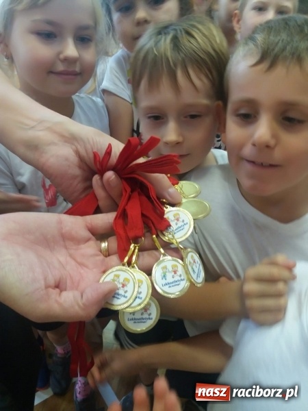 Zdjęcie w galerii na portalu naszraciborz.pl: Spotkanie z królową sportu w Szkole Podstawowej nr 18 wiadomości z regionu