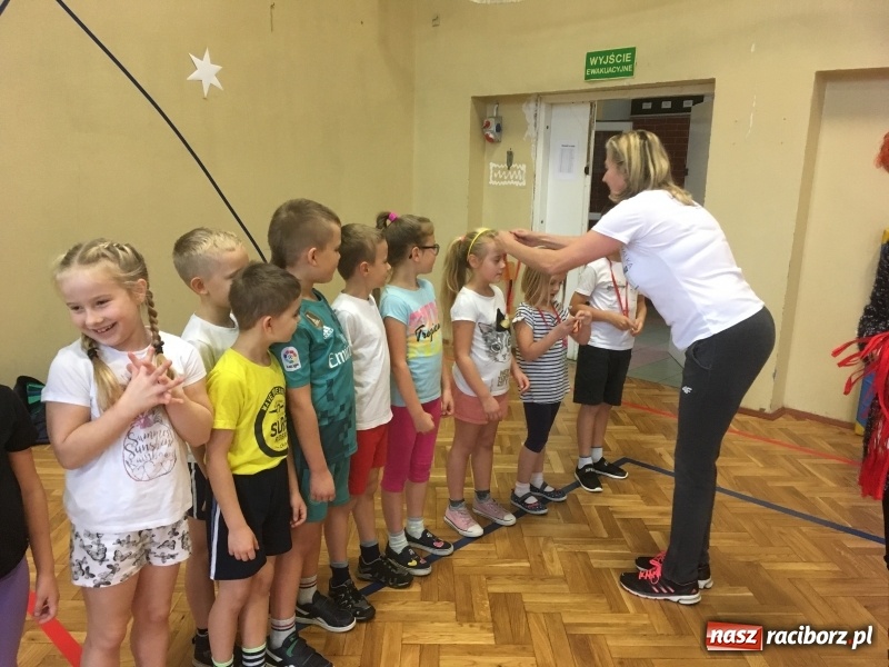 Zdjęcie w galerii na portalu naszraciborz.pl: Spotkanie z królową sportu w Szkole Podstawowej nr 18 wiadomości z regionu