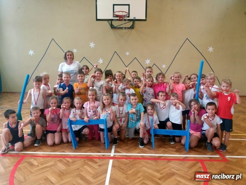 Zdjęcie w galerii na portalu naszraciborz.pl: Spotkanie z królową sportu w Szkole Podstawowej nr 18 wiadomości z regionu