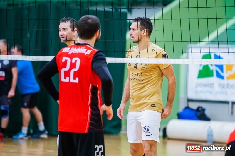 Zdjęcie w galerii na portalu naszraciborz.pl: JP Telebim RLPS. Bez niespodzianek w szóstej kolejce wiadomości z regionu