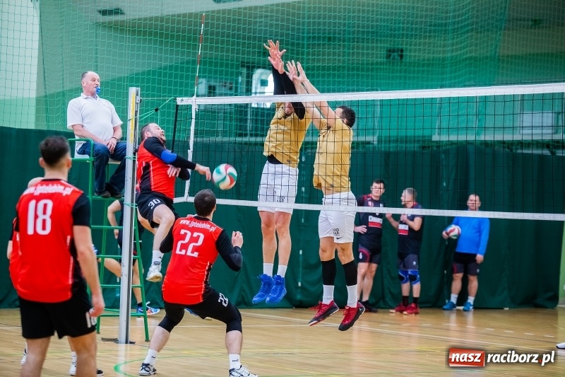 Zdjęcie w galerii na portalu naszraciborz.pl: JP Telebim RLPS. Bez niespodzianek w szóstej kolejce wiadomości z regionu