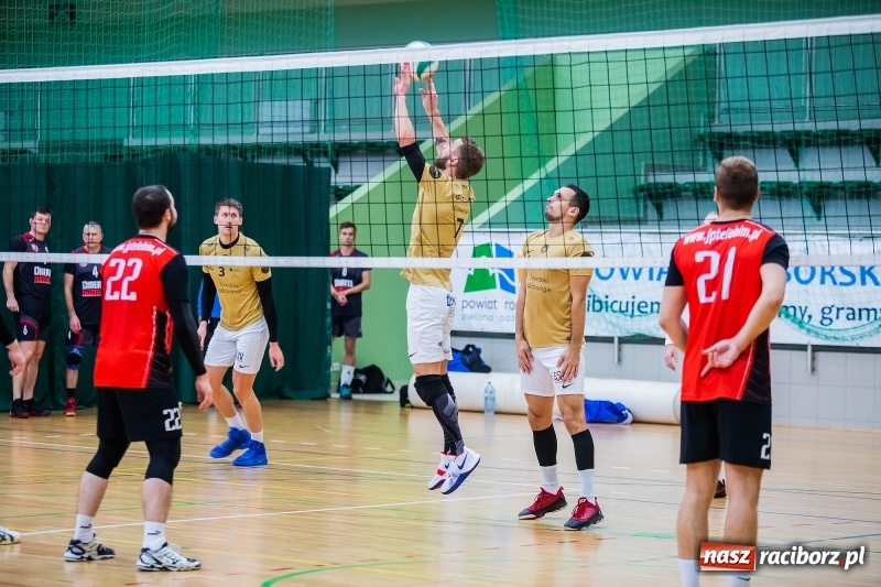 Zdjęcie w galerii na portalu naszraciborz.pl: JP Telebim RLPS. Bez niespodzianek w szóstej kolejce wiadomości z regionu