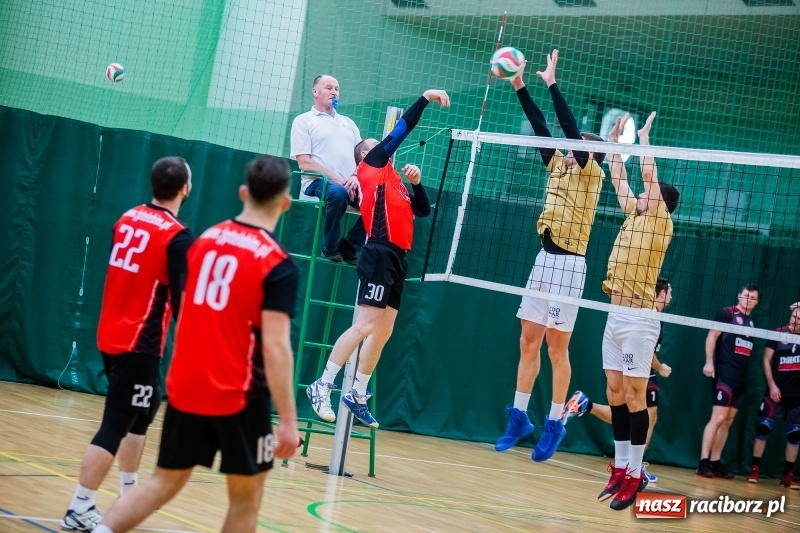 Zdjęcie w galerii na portalu naszraciborz.pl: JP Telebim RLPS. Bez niespodzianek w szóstej kolejce wiadomości z regionu