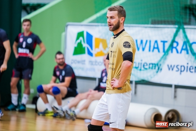 Zdjęcie w galerii na portalu naszraciborz.pl: JP Telebim RLPS. Bez niespodzianek w szóstej kolejce wiadomości z regionu