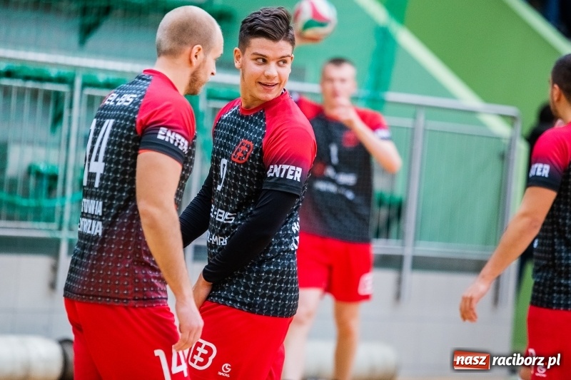 Zdjęcie w galerii na portalu naszraciborz.pl: JP Telebim RLPS. Bez niespodzianek w szóstej kolejce wiadomości z regionu