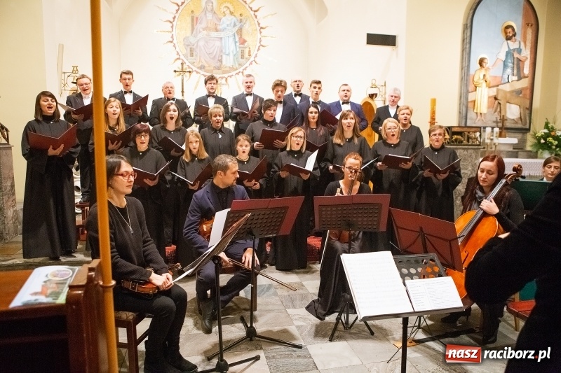 Zdjęcie w galerii na portalu naszraciborz.pl: 40- lecie chóru parafii św. Anny w Babicach wiadomości z regionu