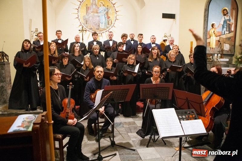 Zdjęcie w galerii na portalu naszraciborz.pl: 40- lecie chóru parafii św. Anny w Babicach wiadomości z regionu