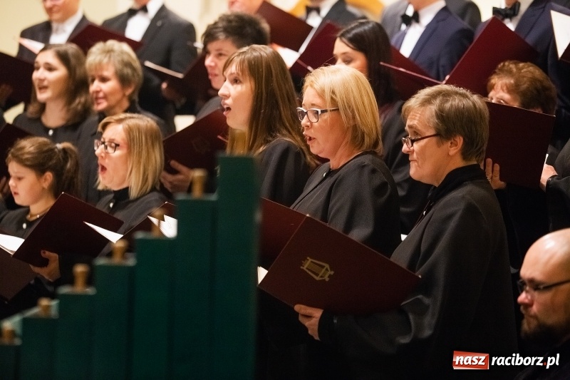 Zdjęcie w galerii na portalu naszraciborz.pl: 40- lecie chóru parafii św. Anny w Babicach wiadomości z regionu