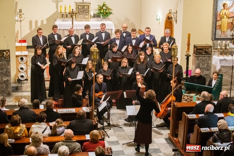 Zdjęcie w galerii na portalu naszraciborz.pl: 40- lecie chóru parafii św. Anny w Babicach wiadomości z regionu
