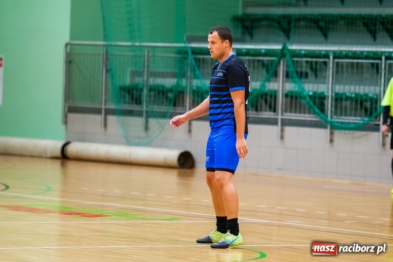 Zdjęcie w galerii na portalu naszraciborz.pl: Niedzielne starcia w Halowej Lidze Piłki Nożnej wiadomości z regionu