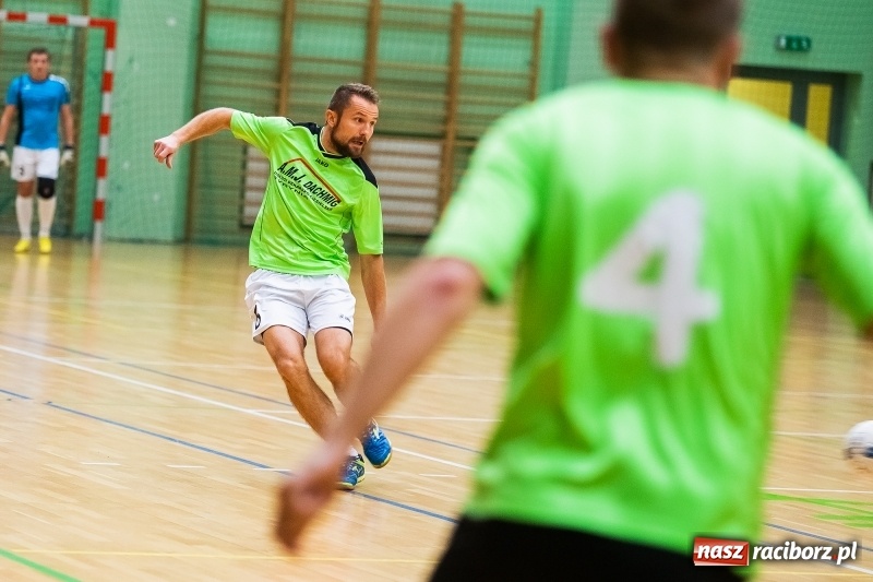 Zdjęcie w galerii na portalu naszraciborz.pl: Niedzielne starcia w Halowej Lidze Piłki Nożnej wiadomości z regionu