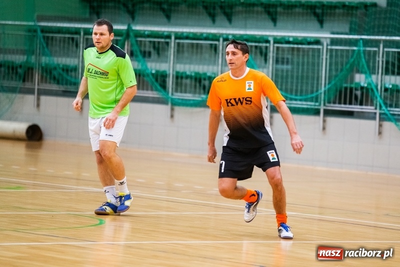 Zdjęcie w galerii na portalu naszraciborz.pl: Niedzielne starcia w Halowej Lidze Piłki Nożnej wiadomości z regionu