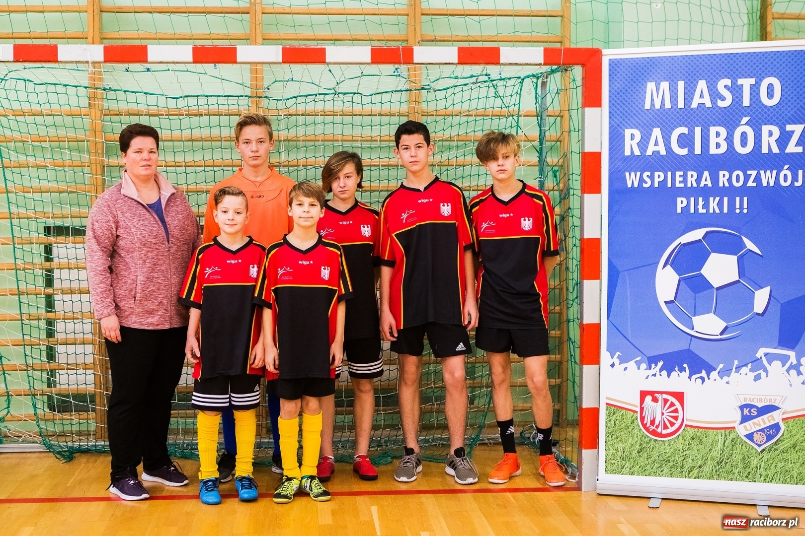 Zdjęcie w galerii na portalu naszraciborz.pl: Turniej piłki nożnej w Arenie Rafako wiadomości z regionu