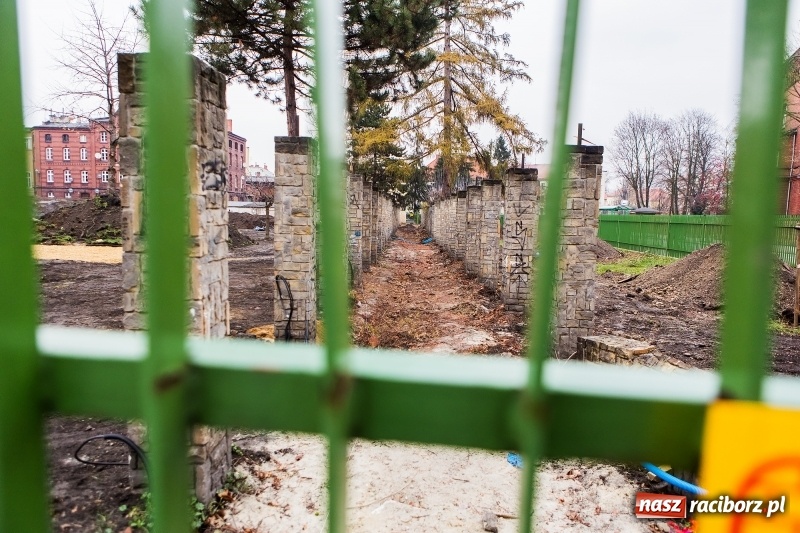 Zdjęcie w galerii na portalu naszraciborz.pl: Trwa przebudowa parku Jordanowskiego  wiadomości z regionu