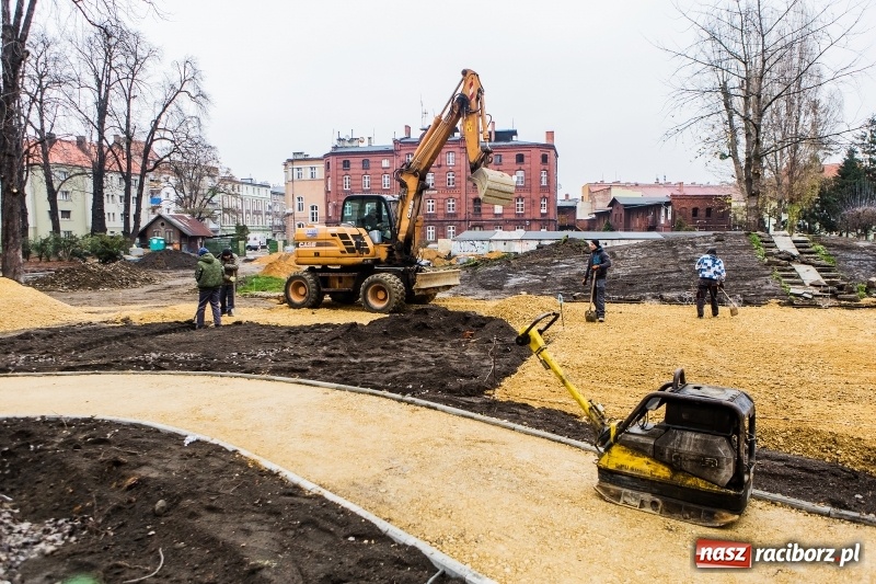 Zdjęcie w galerii na portalu naszraciborz.pl: Trwa przebudowa parku Jordanowskiego  wiadomości z regionu