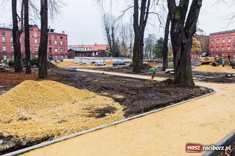 Zdjęcie w galerii na portalu naszraciborz.pl: Trwa przebudowa parku Jordanowskiego  wiadomości z regionu