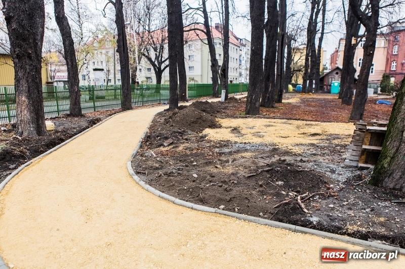 Zdjęcie w galerii na portalu naszraciborz.pl: Trwa przebudowa parku Jordanowskiego  wiadomości z regionu
