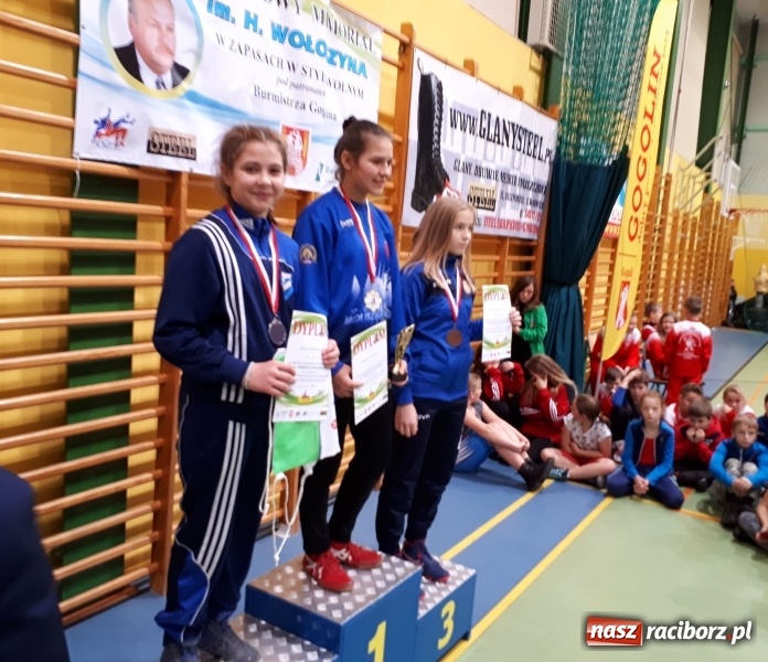 Zdjęcie w galerii na portalu naszraciborz.pl: Udany start zapaśniczek w Gogolinie  wiadomości z regionu
