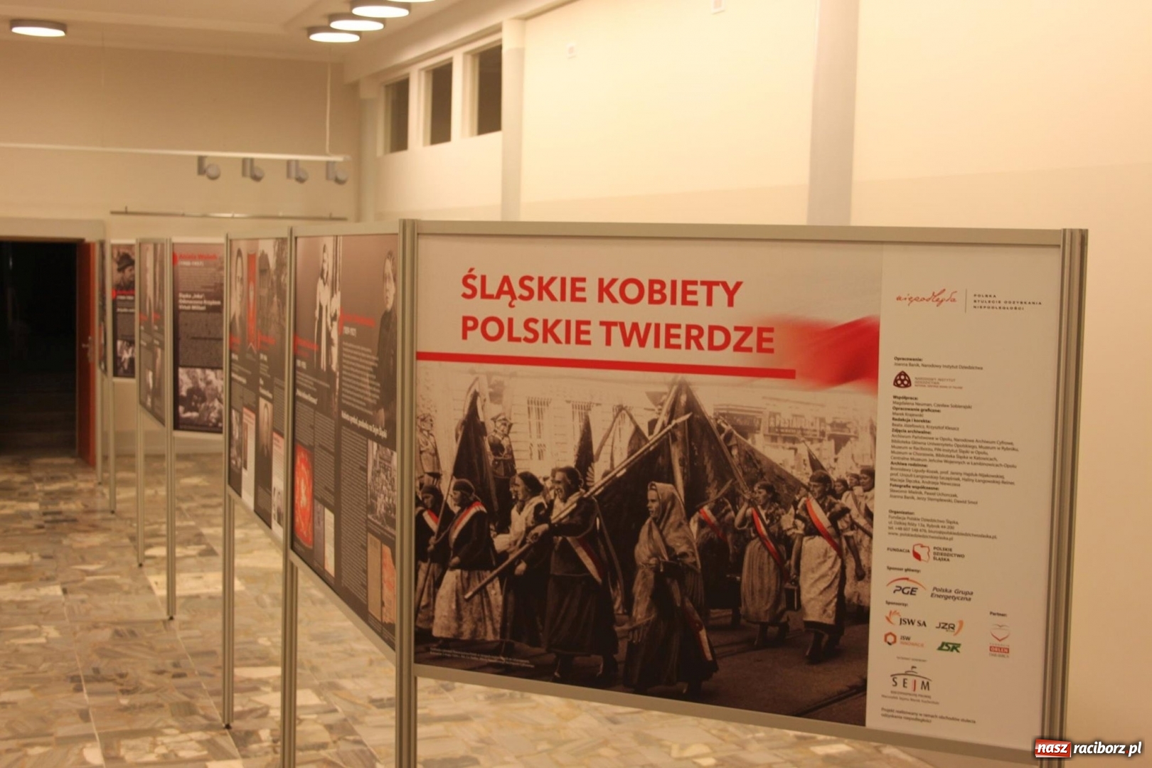 Zdjęcie w galerii na portalu naszraciborz.pl: Miraż na koncercie z okazji 100-lecia Niepodległości  wiadomości z regionu