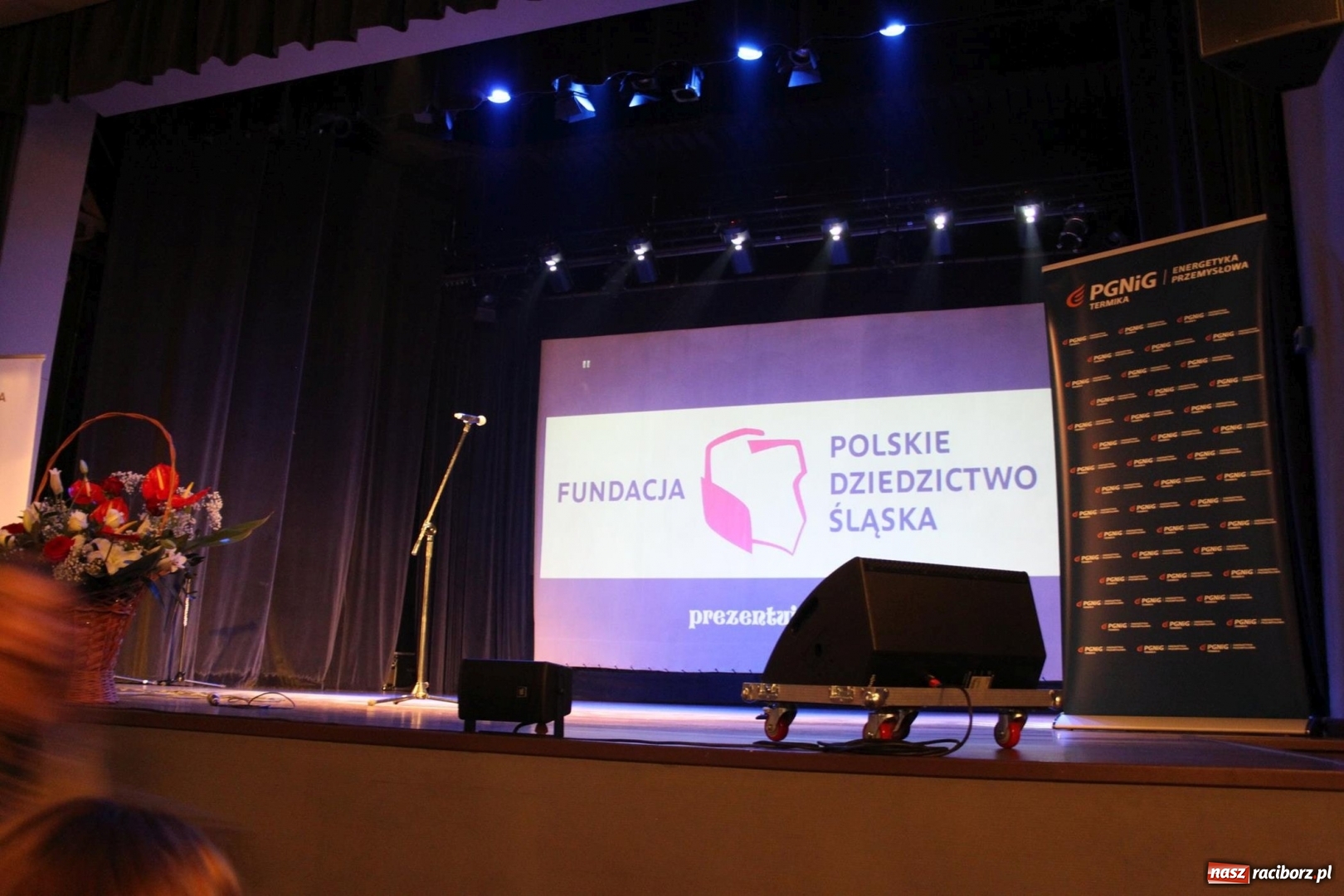 Zdjęcie w galerii na portalu naszraciborz.pl: Miraż na koncercie z okazji 100-lecia Niepodległości  wiadomości z regionu