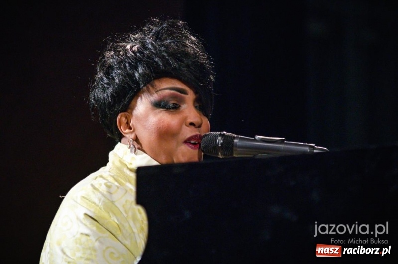 Zdjęcie w galerii na portalu naszraciborz.pl: Finał III PalmJazz Festival. Karen Edwards podbiła serca raciborzan wiadomości z regionu
