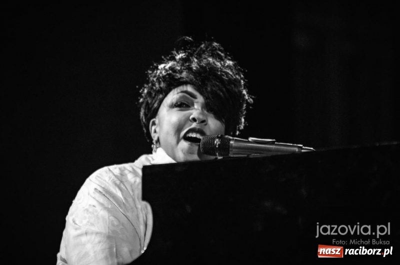 Zdjęcie w galerii na portalu naszraciborz.pl: Finał III PalmJazz Festival. Karen Edwards podbiła serca raciborzan wiadomości z regionu