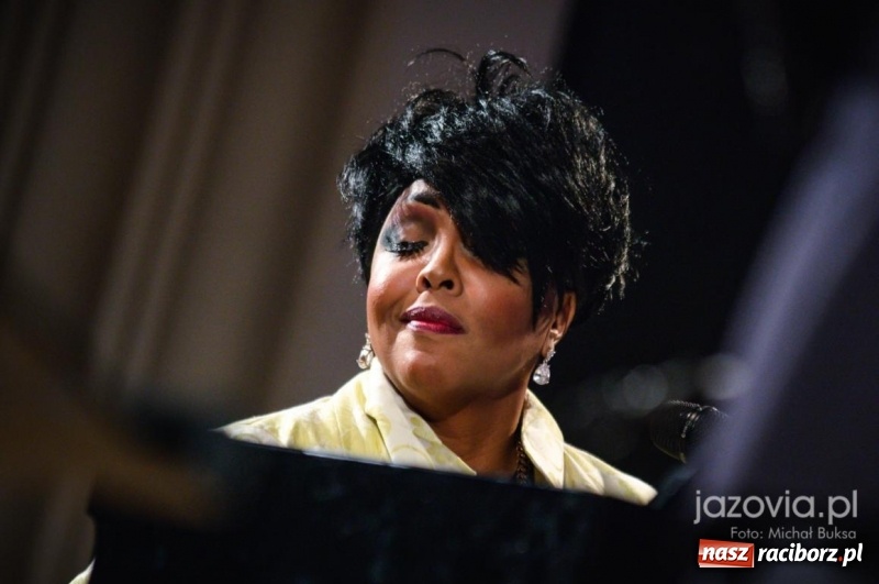Zdjęcie w galerii na portalu naszraciborz.pl: Finał III PalmJazz Festival. Karen Edwards podbiła serca raciborzan wiadomości z regionu