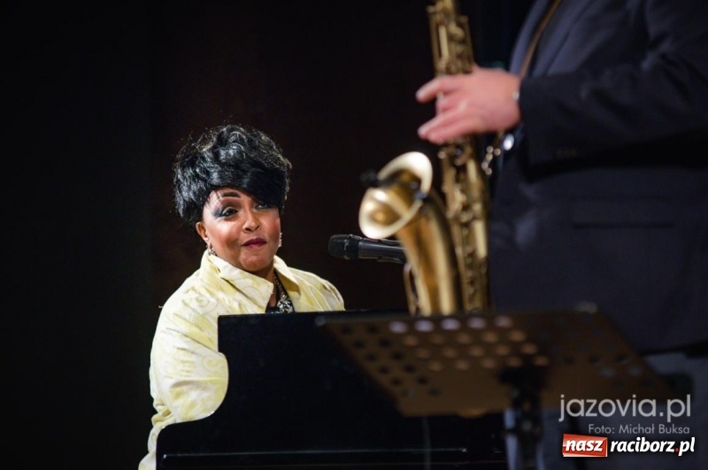 Zdjęcie w galerii na portalu naszraciborz.pl: Finał III PalmJazz Festival. Karen Edwards podbiła serca raciborzan wiadomości z regionu