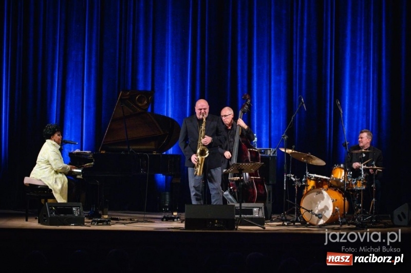 Zdjęcie w galerii na portalu naszraciborz.pl: Finał III PalmJazz Festival. Karen Edwards podbiła serca raciborzan wiadomości z regionu