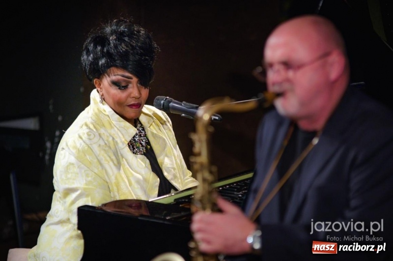 Zdjęcie w galerii na portalu naszraciborz.pl: Finał III PalmJazz Festival. Karen Edwards podbiła serca raciborzan wiadomości z regionu