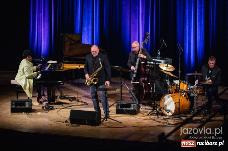 Zdjęcie w galerii na portalu naszraciborz.pl: Finał III PalmJazz Festival. Karen Edwards podbiła serca raciborzan wiadomości z regionu